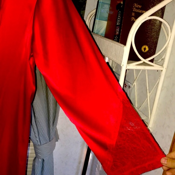 Victoria Secret Robe - Picture 2 of 5